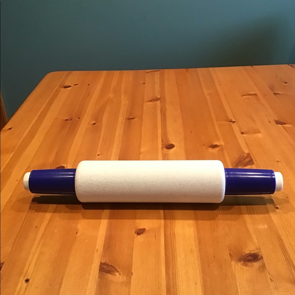 TUPPERWARE ROLLING PIN FILLABLE FOR COLD OR HOT ROLLING!